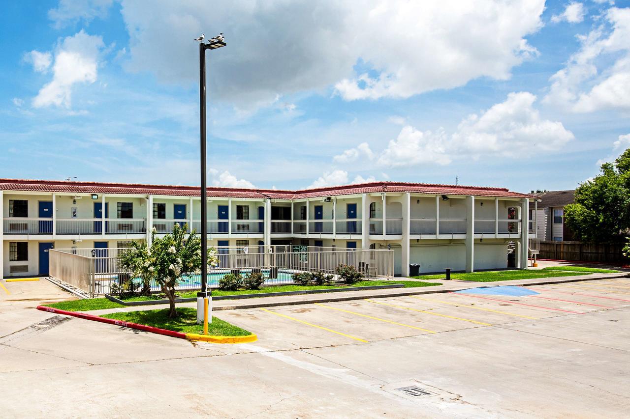 Motel 6 טקסס סיטי מראה חיצוני תמונה