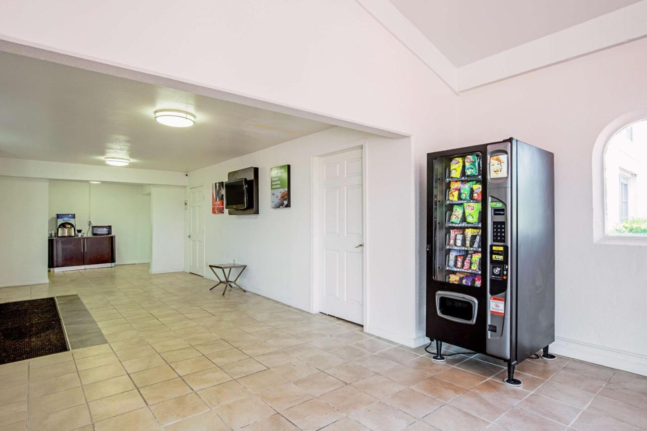 Motel 6 טקסס סיטי מראה חיצוני תמונה
